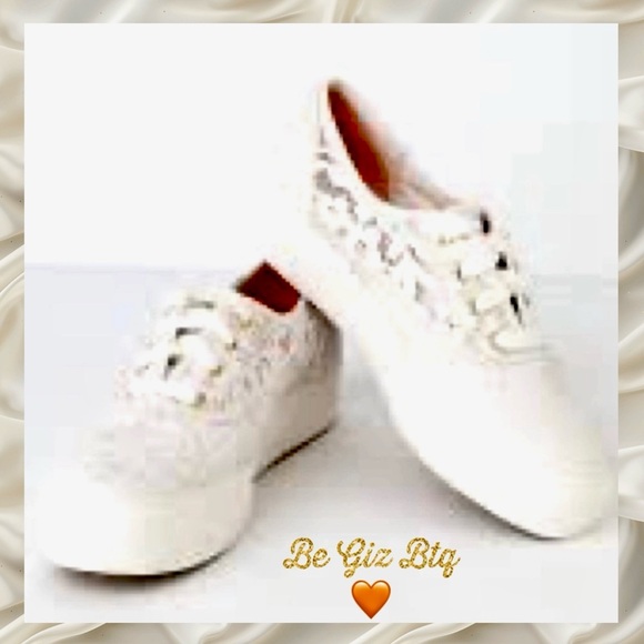 NWT Keds Triple Cream Painted Crochet Platform Sneakers Size 11 M - Picture 2 of 16